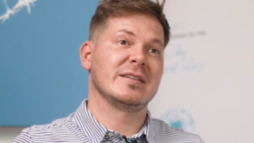 Zolt Weitzel, ejendomsmægler, bars in business